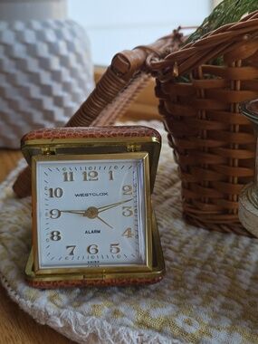 Vintage Westclox Travel Alarm Clock Pebbled Tan Brown Faux Leather Cover EUC